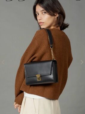 Beara Beara Ishie Black Leather Vintage Style Crossbody Bag